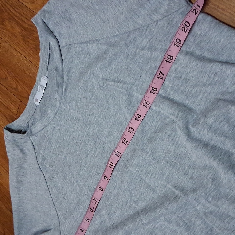 Gray Maternity Raglan Top - Picture 5 of 6